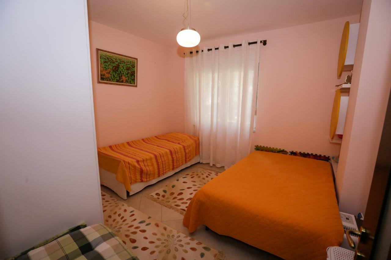 Pine-Tree Apt W/ Private Garden 50 M From The Sea Golem  Zewnętrze zdjęcie