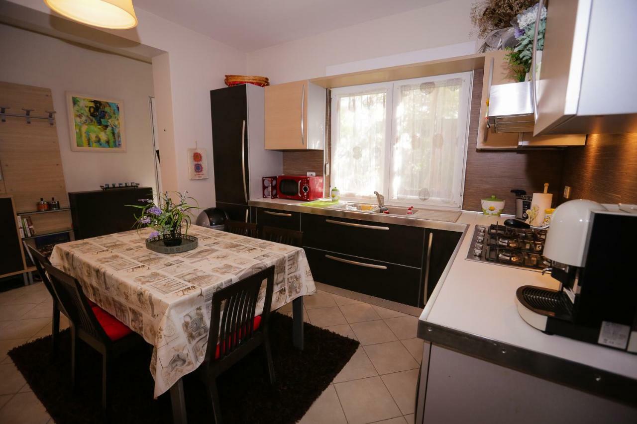 Pine-Tree Apt W/ Private Garden 50 M From The Sea Golem  Zewnętrze zdjęcie
