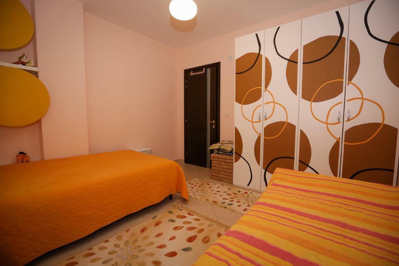 Pine-Tree Apt W/ Private Garden 50 M From The Sea Golem  Zewnętrze zdjęcie